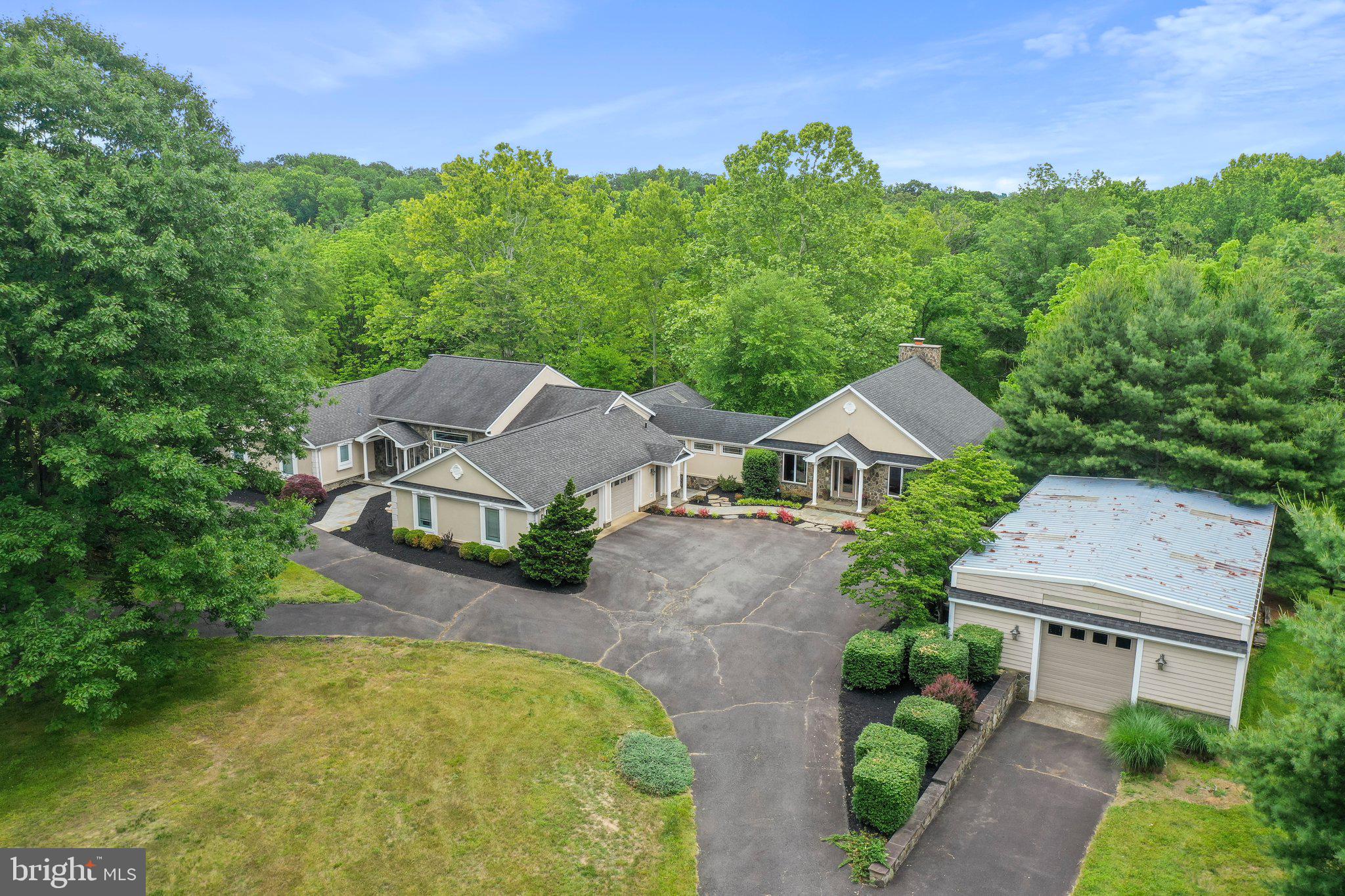 8887 Woodward Road Marshall, VA 20115 - Photo 3 of 67