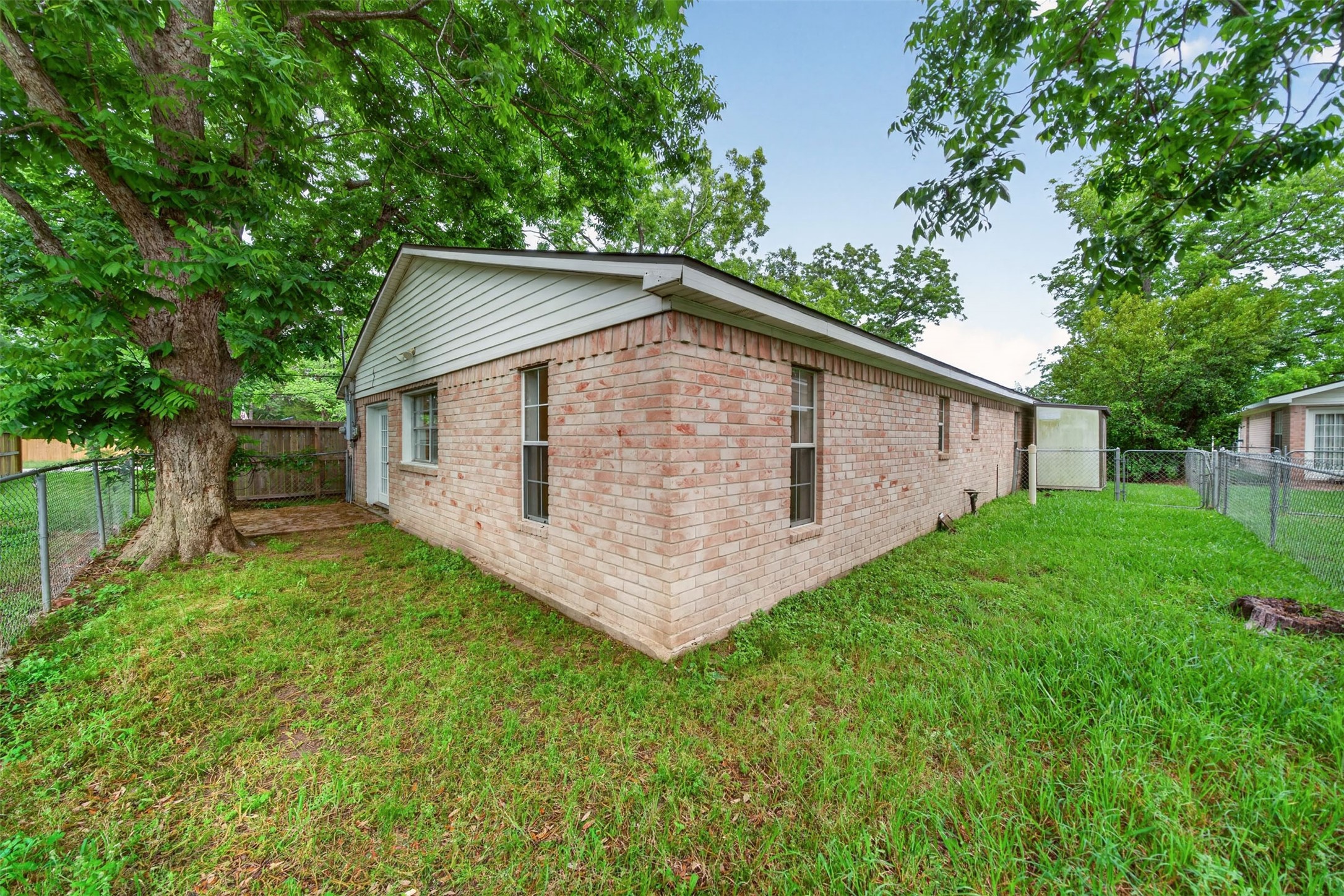 418 Texas Street Tomball, TX 77375 - Photo 27 of 31