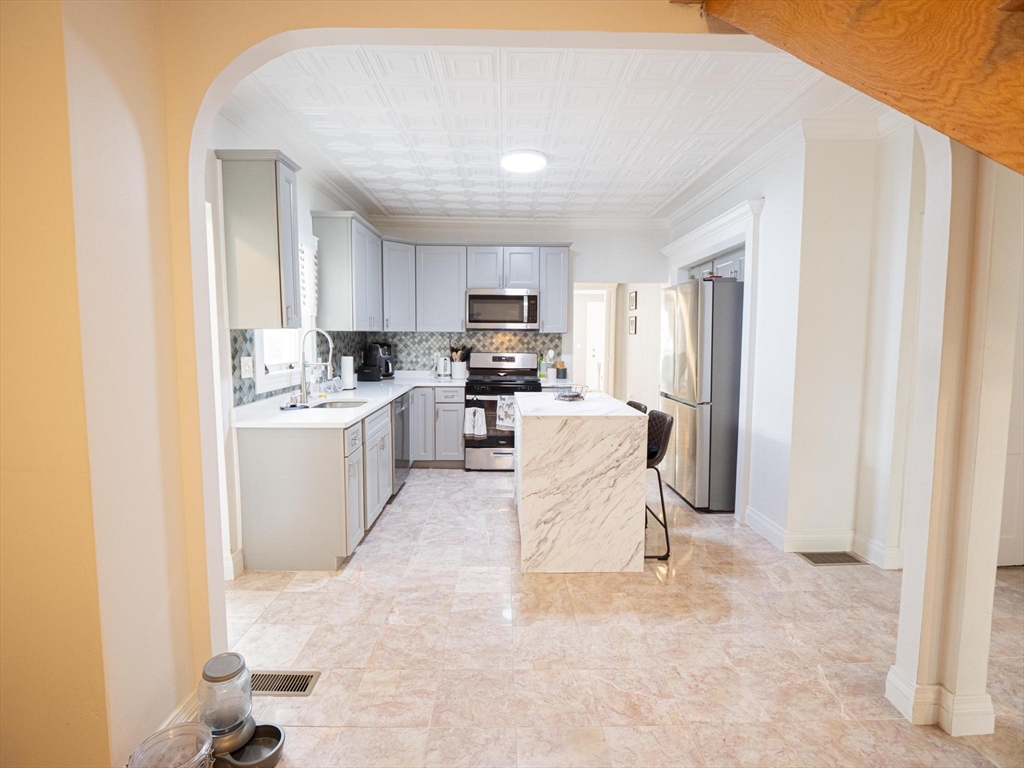 54 Hadley Street Lowell, MA 01851 - Photo 12 of 42