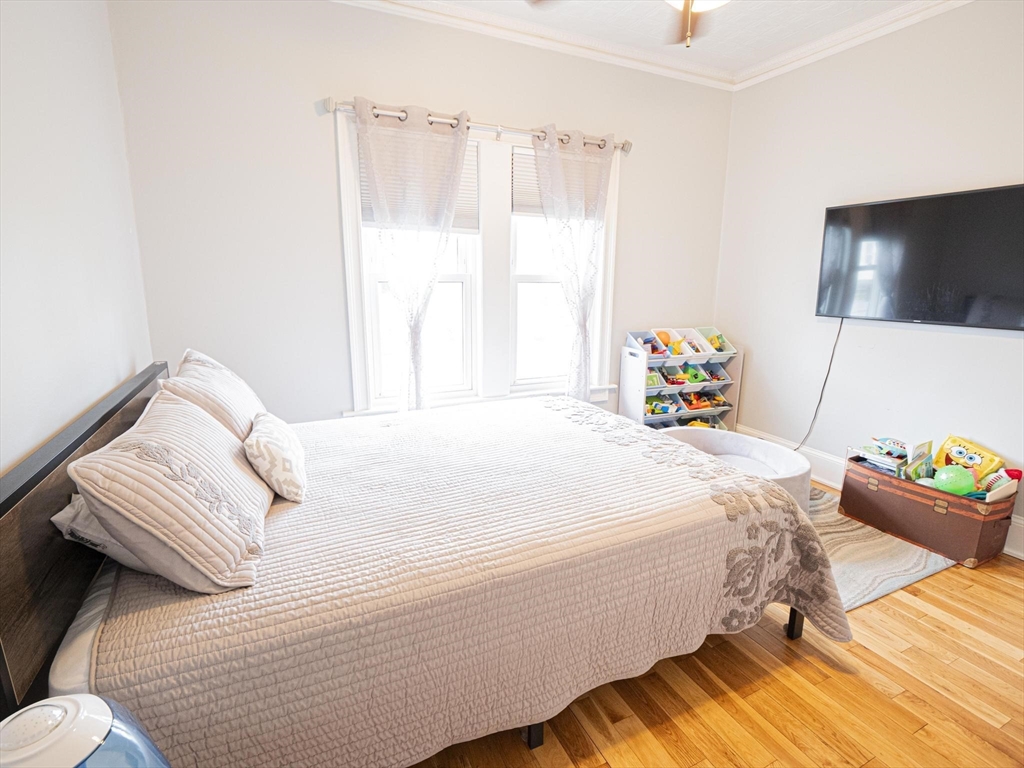 54 Hadley Street Lowell, MA 01851 - Photo 26 of 42