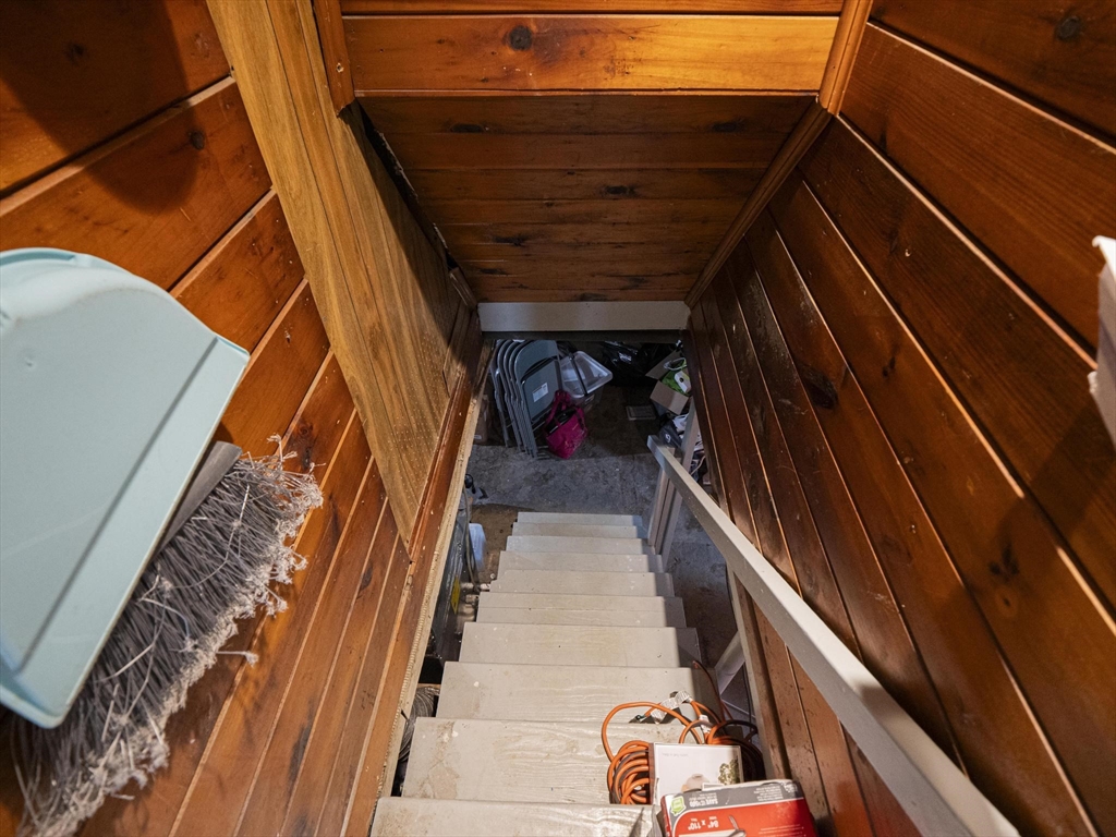 54 Hadley Street Lowell, MA 01851 - Photo 35 of 42