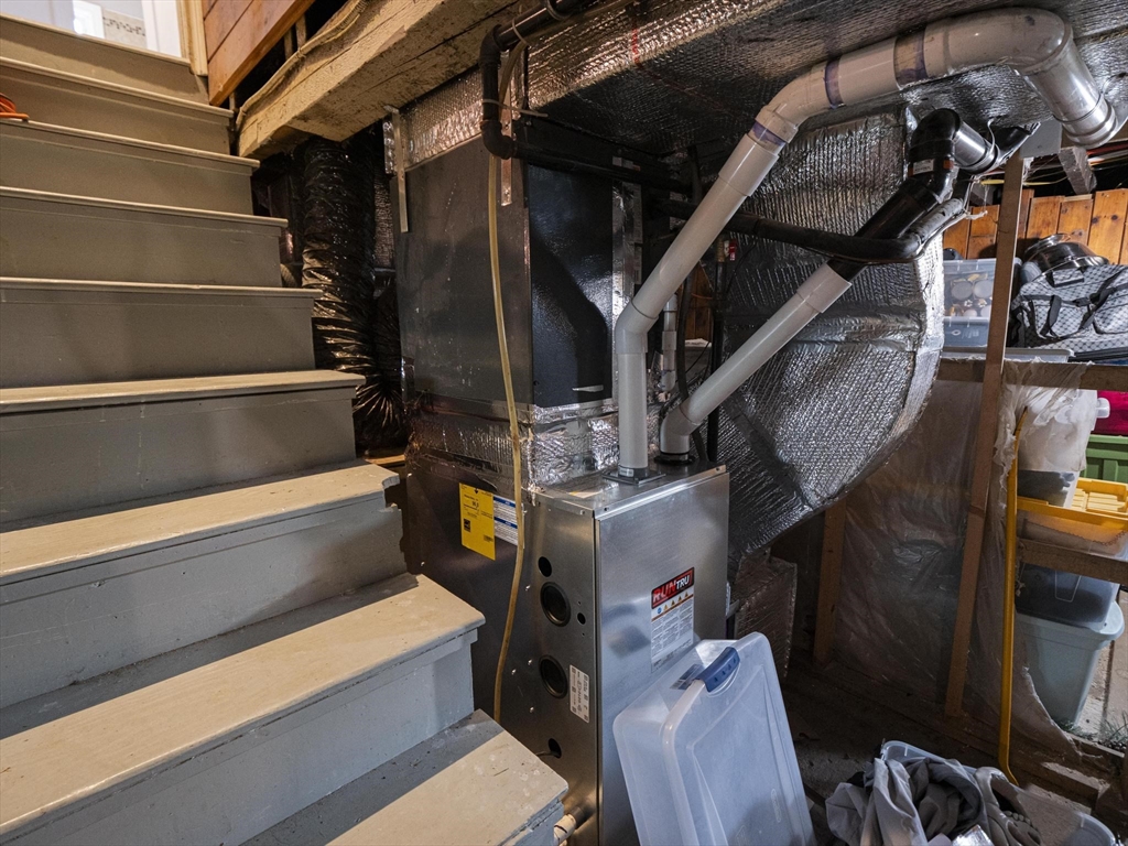 54 Hadley Street Lowell, MA 01851 - Photo 37 of 42