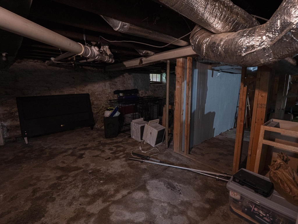 54 Hadley Street Lowell, MA 01851 - Photo 38 of 42