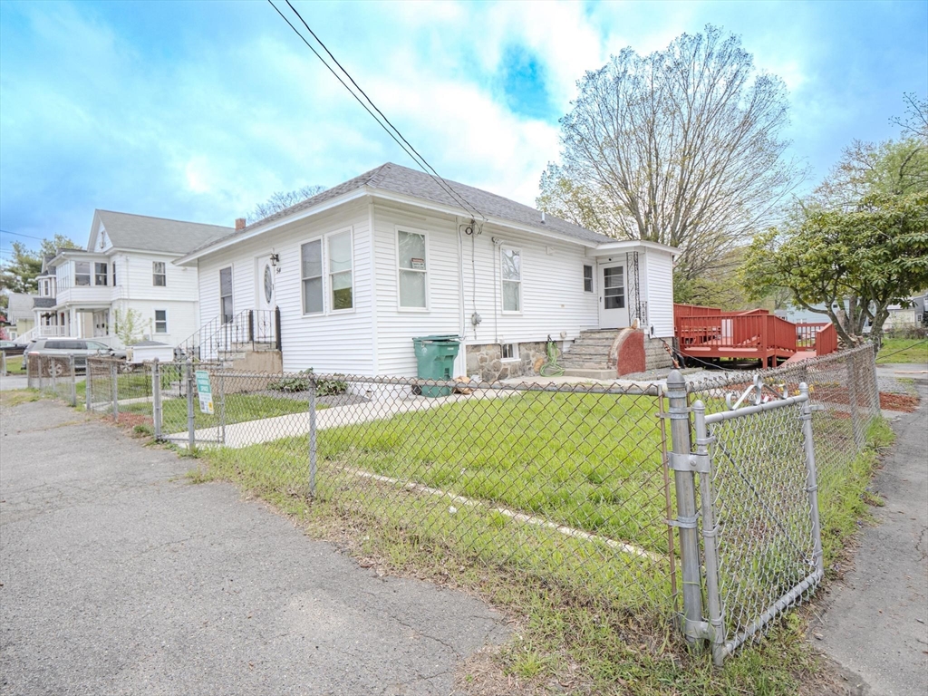 54 Hadley Street Lowell, MA 01851 - Photo 5 of 42