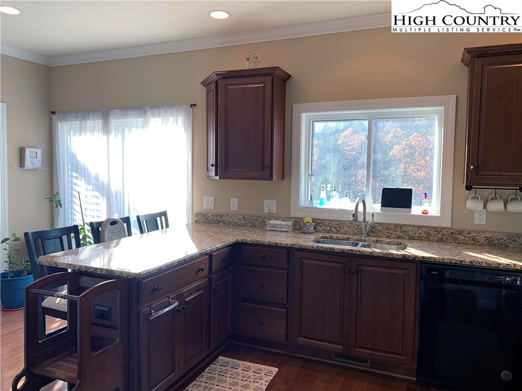 124 Willow Ridge Lane, Unit 124 Boone, NC 28607 - Photo 6 of 24 Gallery Image 6