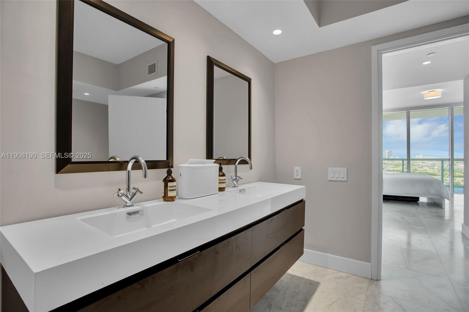 450 Alton Road, Unit 2110 Miami Beach, FL 33139 - Photo 21 of 33 Photo 21