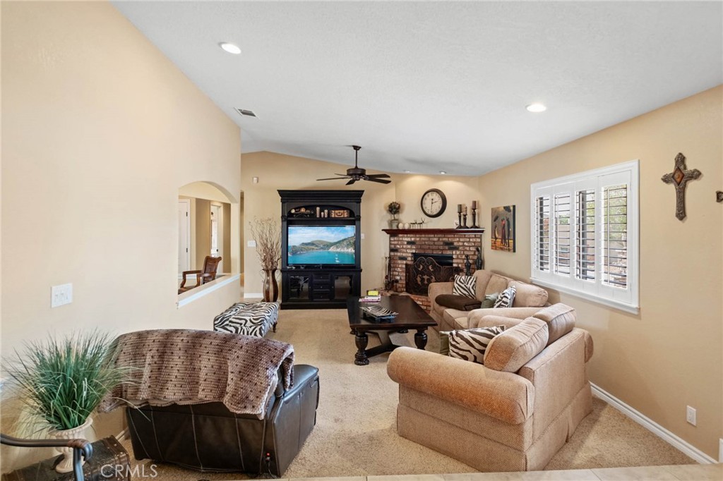 19240 Tonkawan Road Apple Valley, CA 92307 - Photo 15 of 43