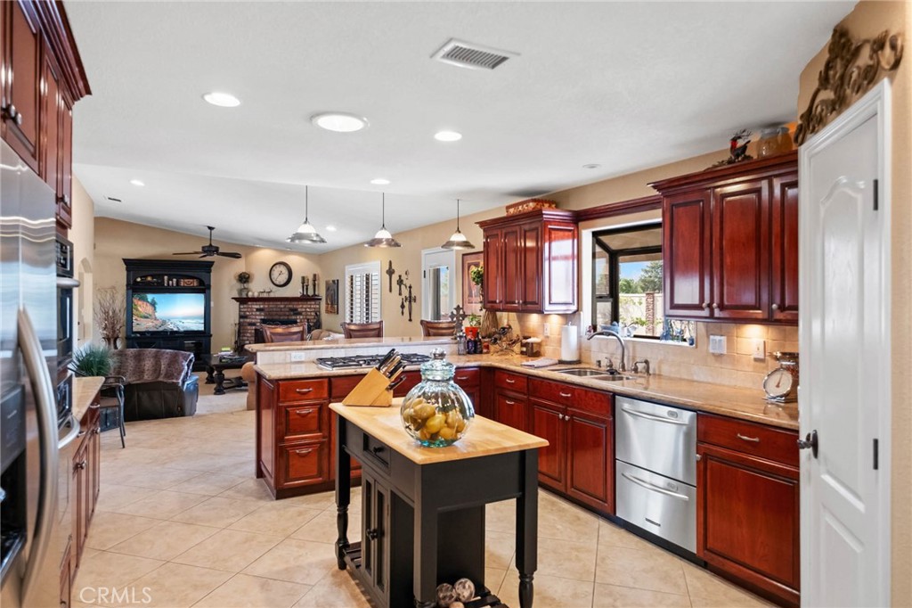 19240 Tonkawan Road Apple Valley, CA 92307 - Photo 18 of 43