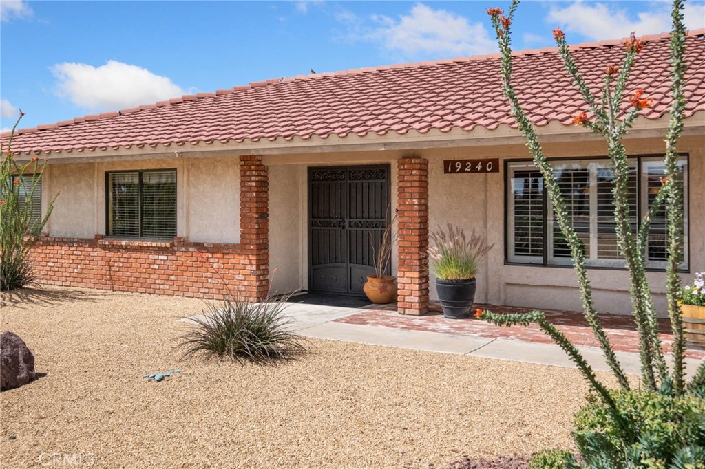 19240 Tonkawan Road Apple Valley, CA 92307 - Photo 3 of 43