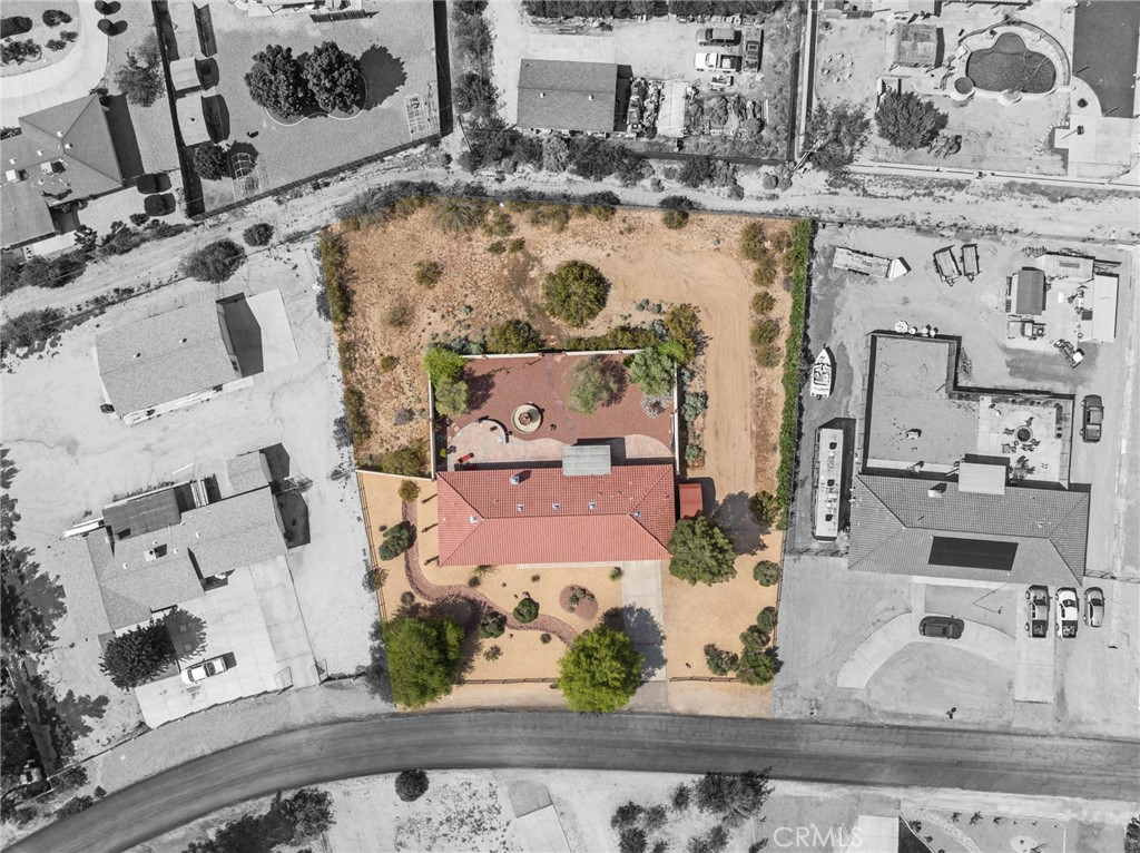 19240 Tonkawan Road Apple Valley, CA 92307 - Photo 7 of 43