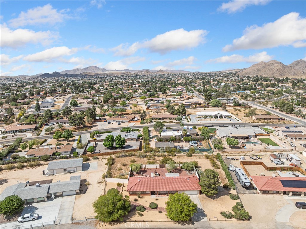 19240 Tonkawan Road Apple Valley, CA 92307 - Photo 8 of 43