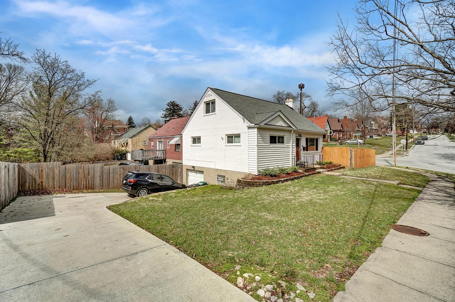 941 Rutledge Avenue Cincinnati, OH 45205 - Photo 4 of 33 Gallery Image 4