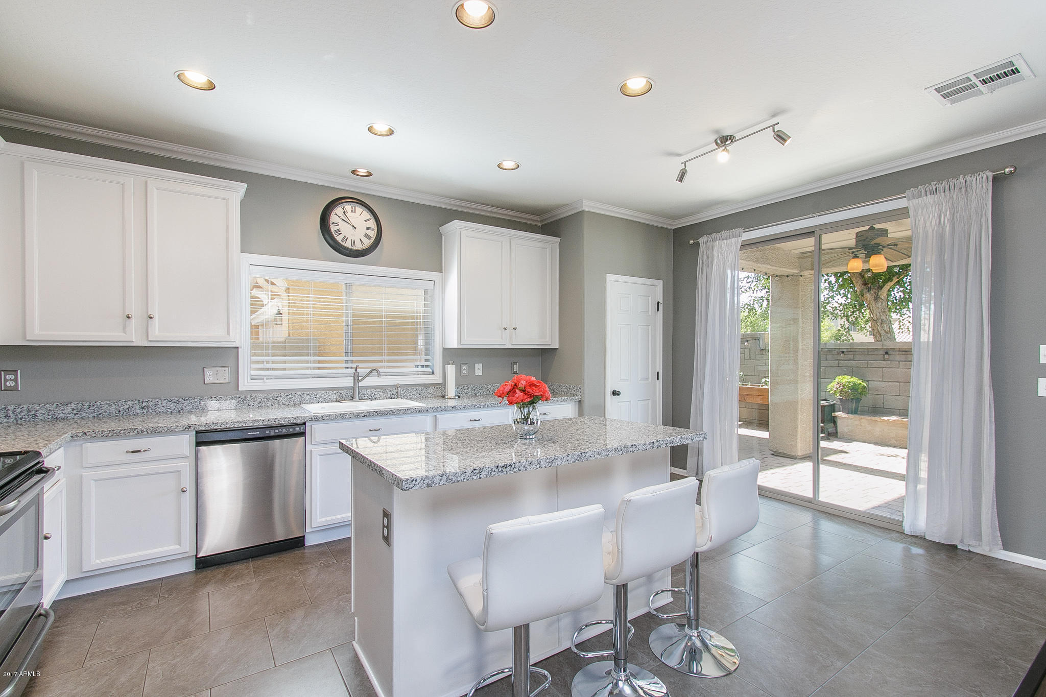 10923 West Elm Street Phoenix, AZ 85037 - Photo 3 of 37 3) KITCHEN