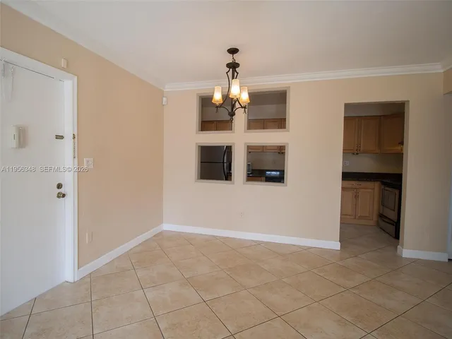 $2,000 | 13901 Southwest 90th Avenue, Unit E118, Miami, FL 33176