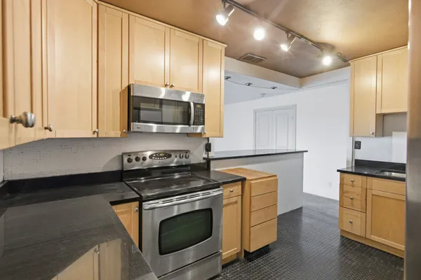 $350,000 | 3415 West End Avenue, Unit 1012, Nashville, TN 37203