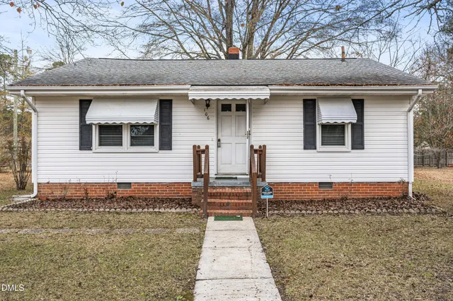 $190,000 | 106 West Caroline Avenue, Smithfield, NC 27577