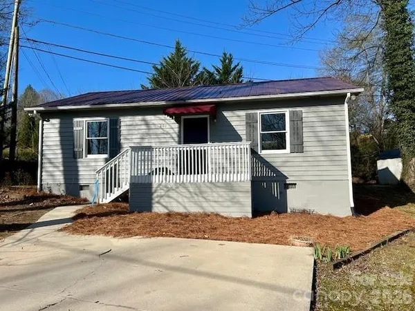 $178,500 | 201 Brookdale Place Northwest, Lenoir, NC 28645