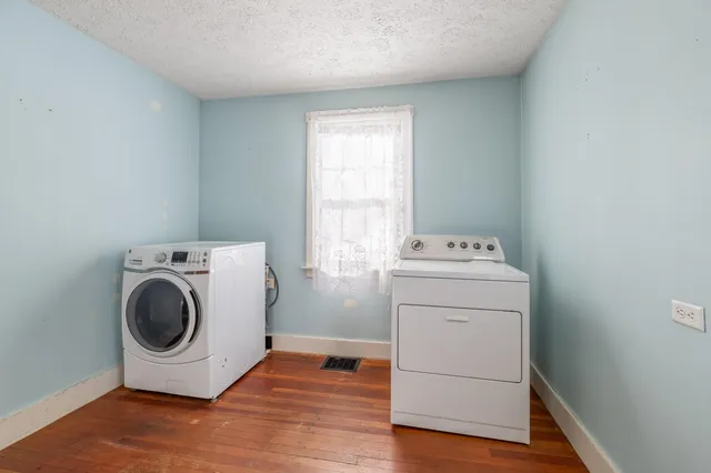 $259,900 | 52 Earle Avenue, Bangor, ME 04401