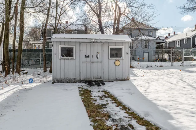 $259,900 | 52 Earle Avenue, Bangor, ME 04401