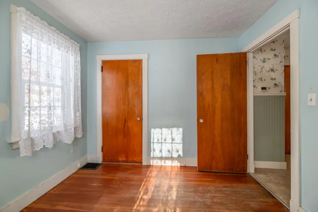 $259,900 | 52 Earle Avenue, Bangor, ME 04401