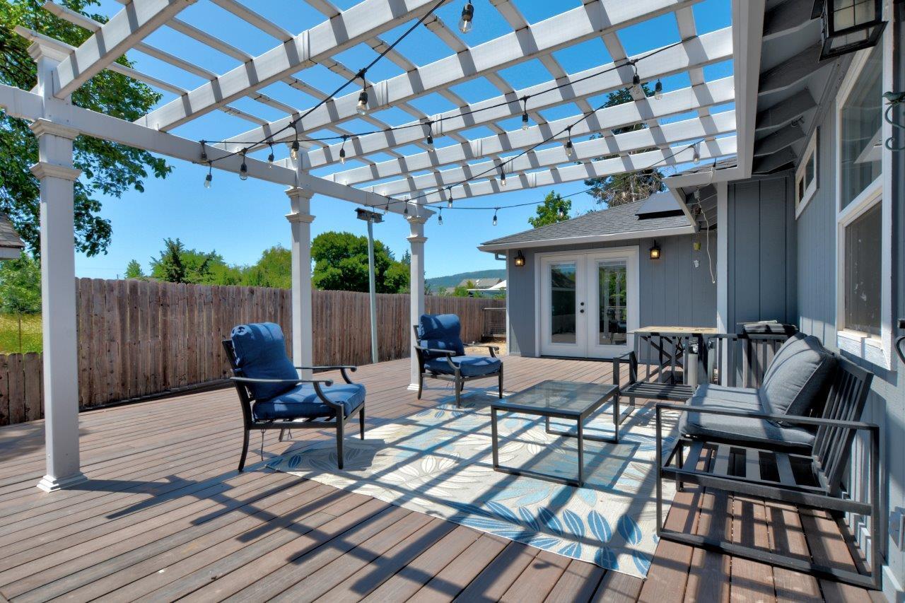1733 Jessica Circle Central Point, OR 97502 - Photo 45 of 49 45