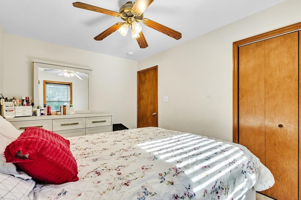 21 Arrowsic Street Worcester, MA 01606 - Photo 12 of 25