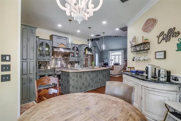 $1,650,000 | 10501 County Road 525, Mansfield, TX 76063