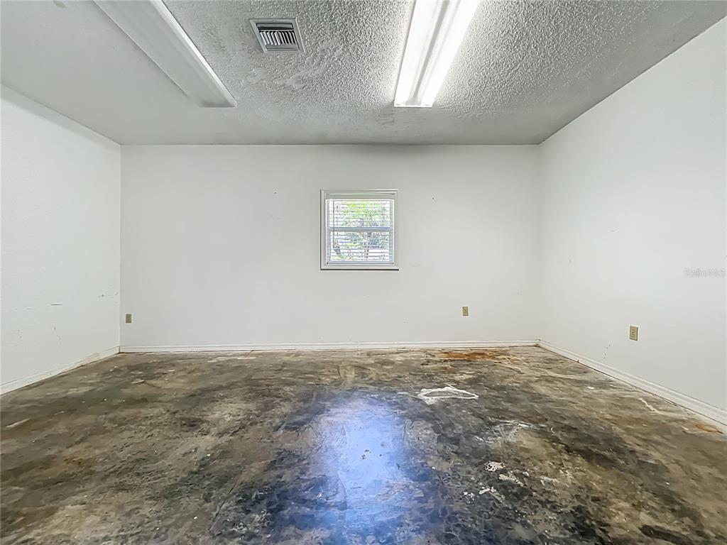 504 Banning Beach Road Tavares, FL 32778 - Photo 30 of 44 a view of an empty room