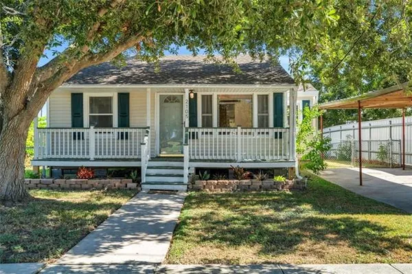 $195,000 | 2105 Center Street, Arabi, LA 70032