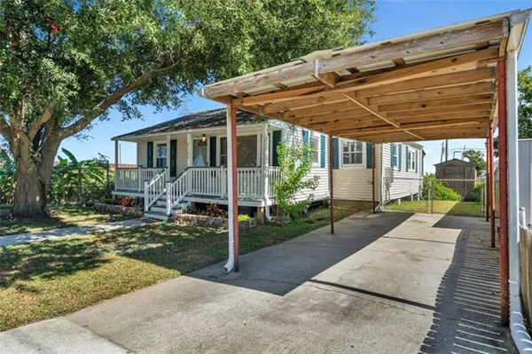 $195,000 | 2105 Center Street, Arabi, LA 70032