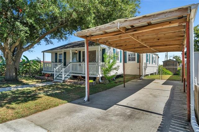 2105 Center Street Arabi, LA 70032 - Photo 2 of 25
