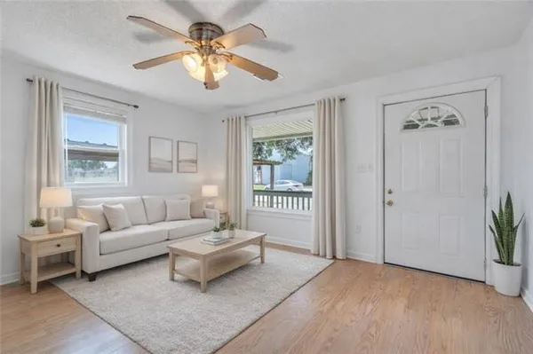 $195,000 | 2105 Center Street, Arabi, LA 70032