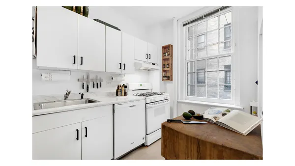 $9,400 | 171 West 12th Street, Unit 1D | West Village