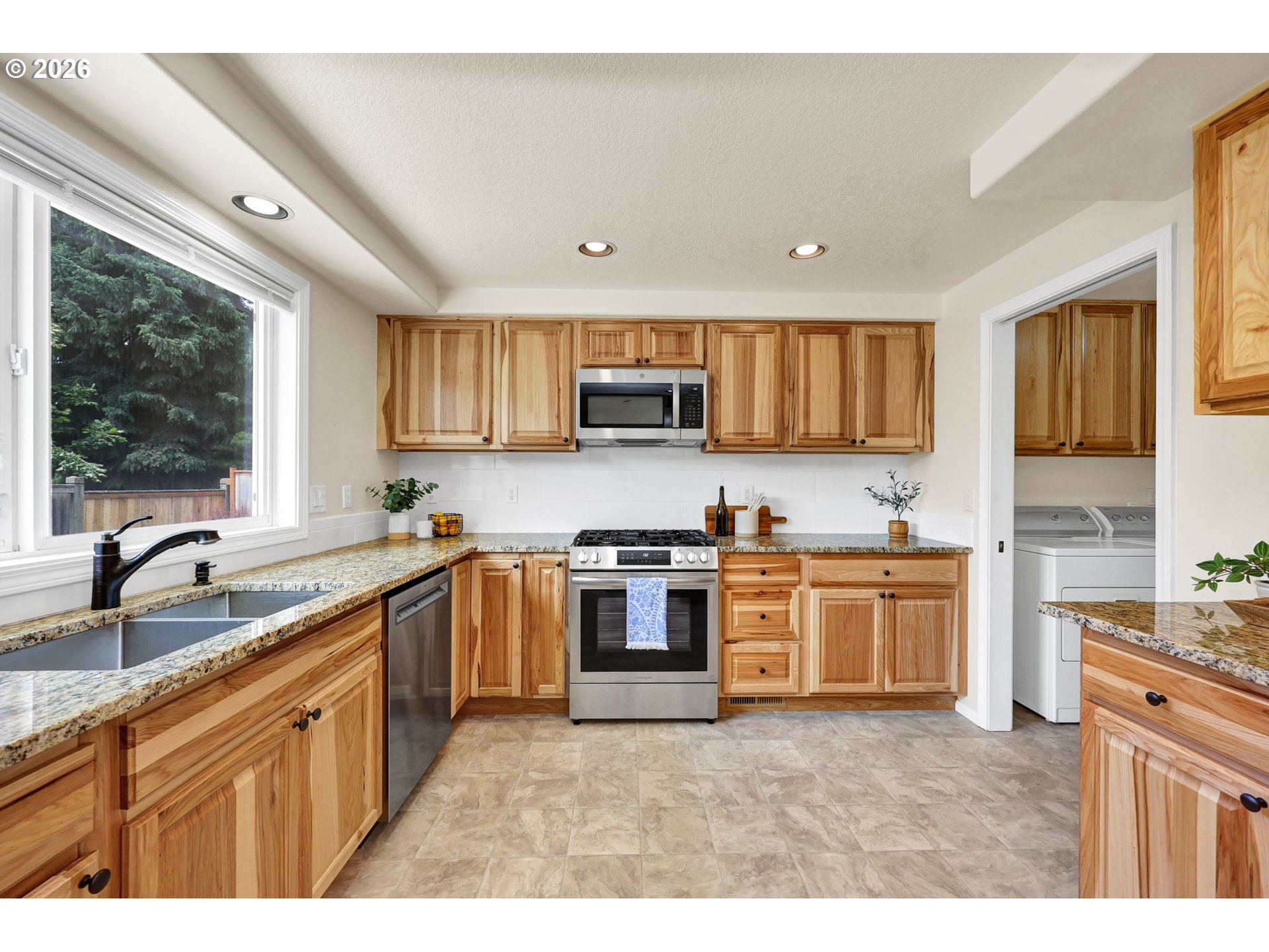 2954 Brett Loop Eugene, OR 97404 - Photo 15 of 46