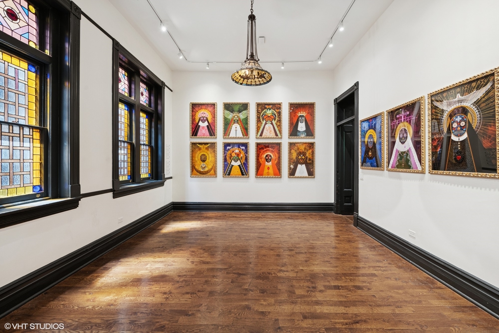 201 South Ashland Avenue Chicago, IL 60607 - Photo 39 of 41 a view of a hallway with windows