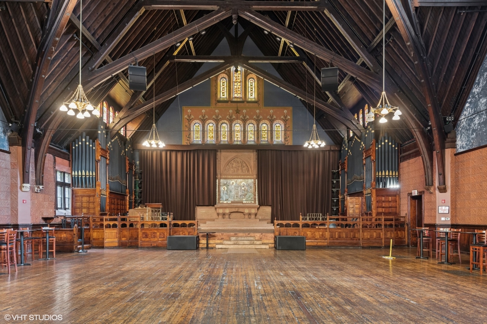 201 South Ashland Avenue Chicago, IL 60607 - Photo 10 of 41 a view of a building with large windows and a table and chairs