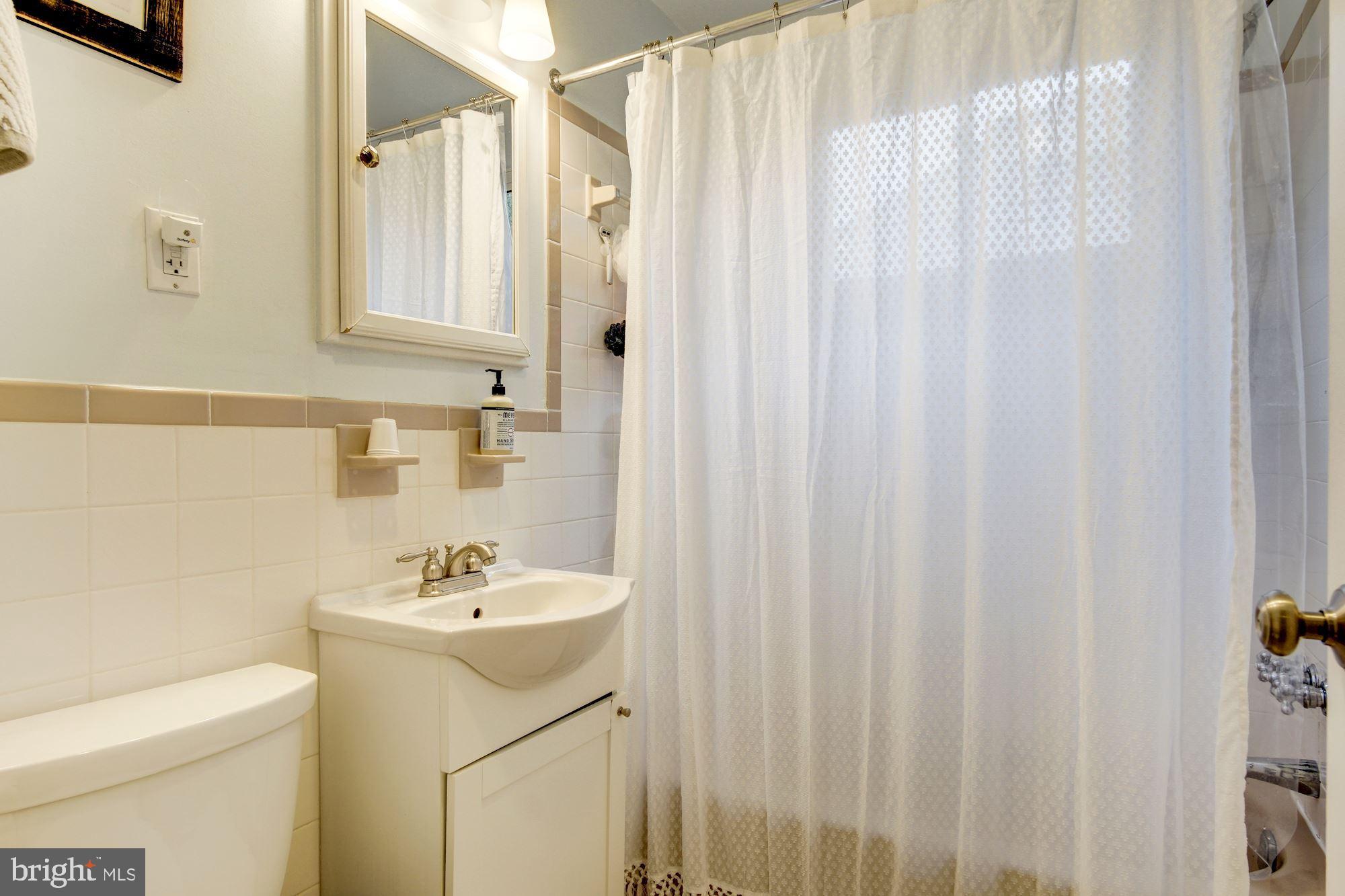 4813 Edgefield Road Bethesda, MD 20814 - Photo 17 of 20 Gallery Image 17