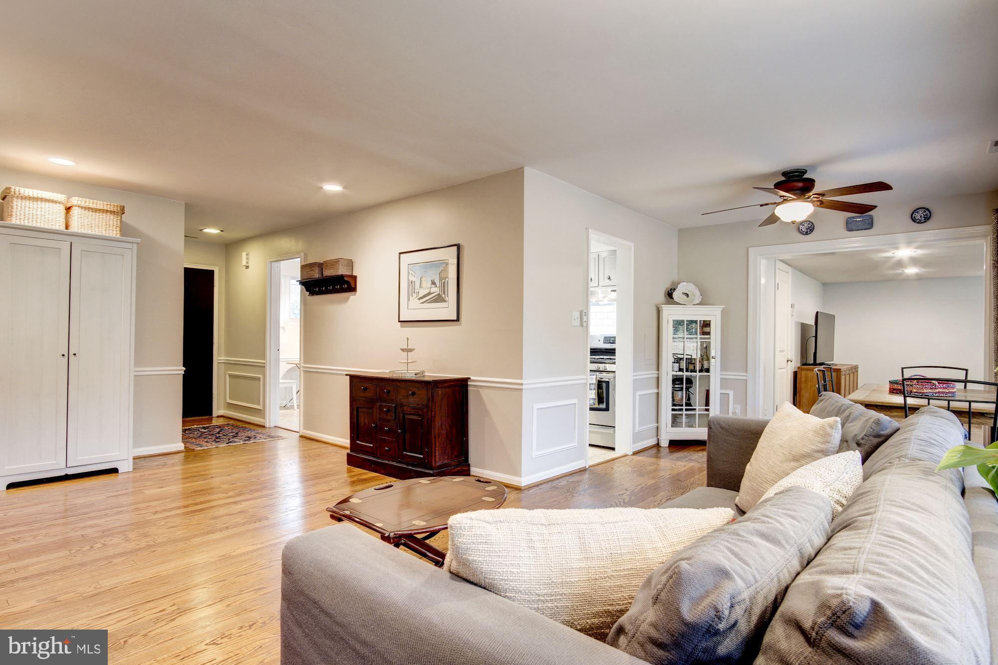 4813 Edgefield Road Bethesda, MD 20814 - Photo 4 of 20 Gallery Image 4