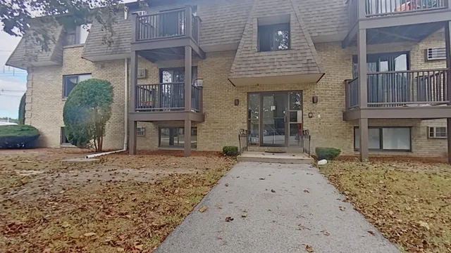 $324,900 | 11 Tiffany Road, Unit # 1, Salem, NH 03079