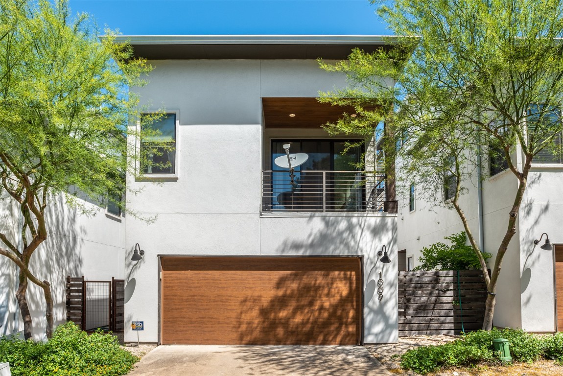 1009 East 12th Street Austin, TX 78702 - Photo 27 of 27 a front view of a house with plants
