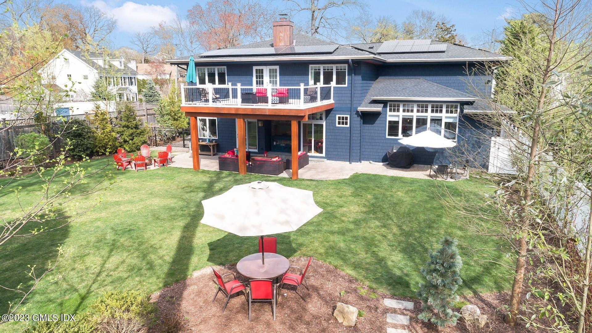 62 Morningside Drive Greenwich, CT 06830 - Photo 5 of 31 a view of a cafe with table and chairs