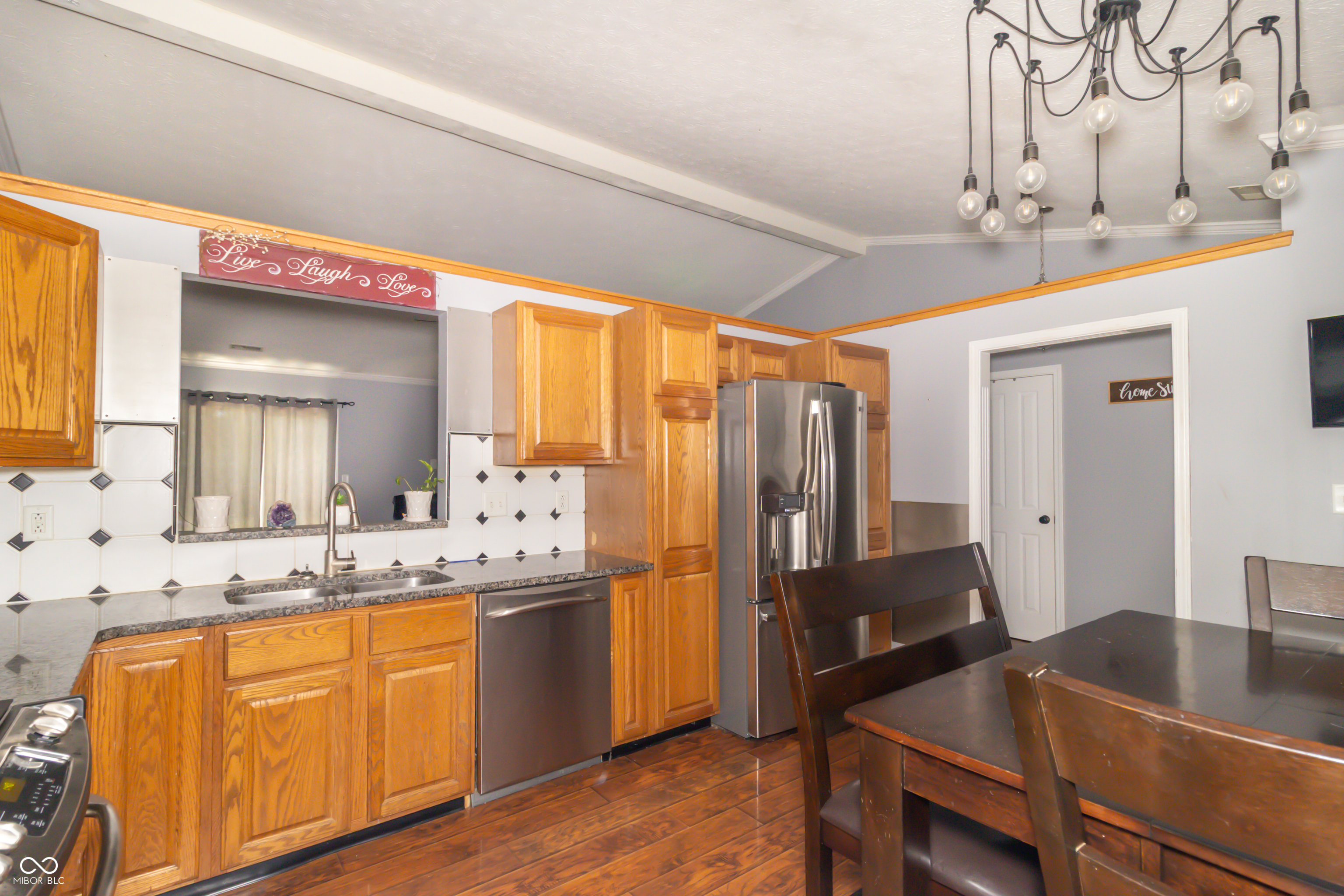 101 Canterbury Road Pendleton, IN 46064 - Photo 13 of 34
