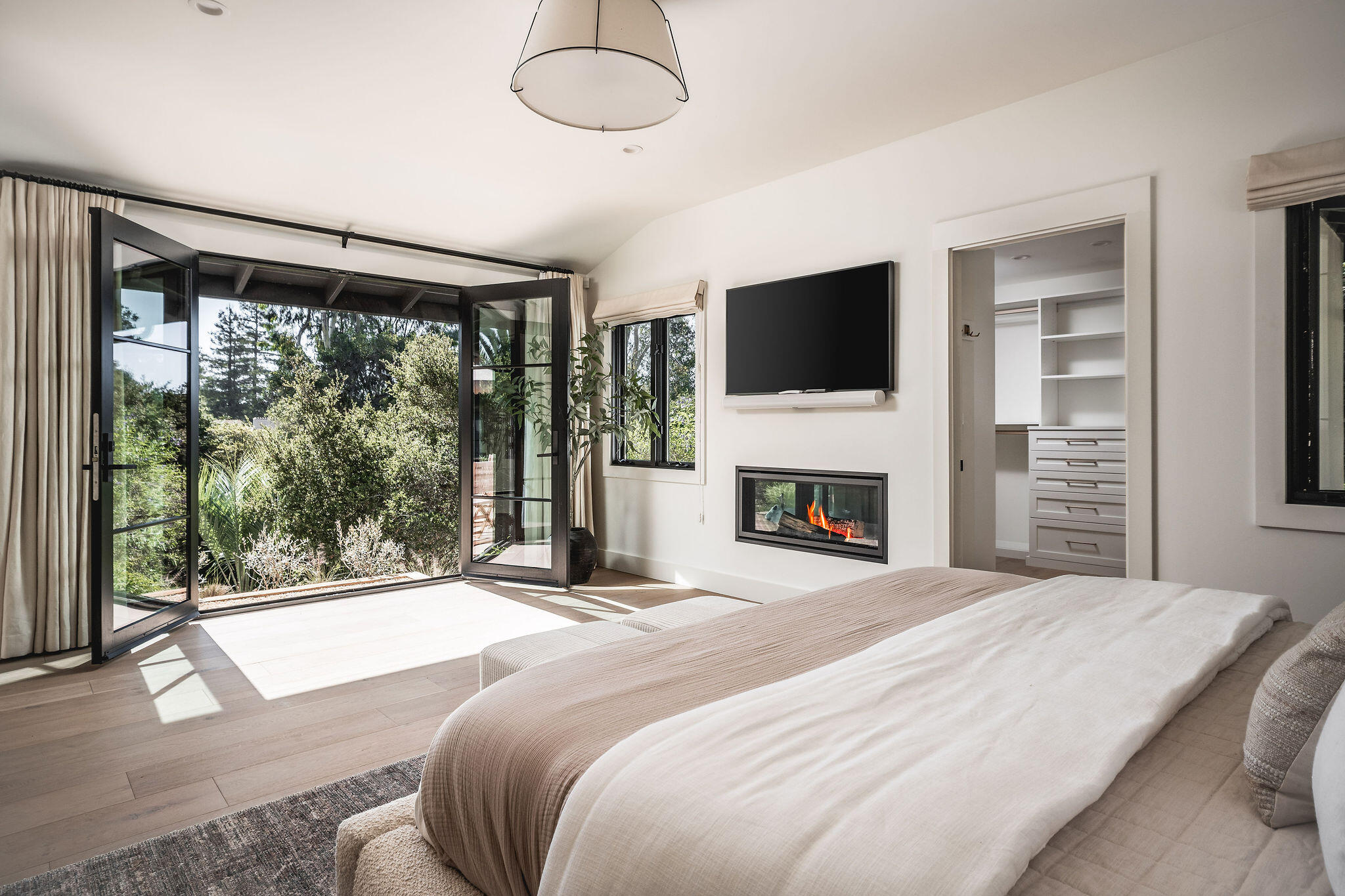 1383 School House Road Montecito, CA 93108 - Photo 13 of 26 Primary Bedroom