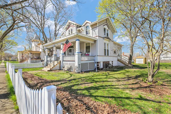 $194,900 | 343 West Center Street, Paxton, IL 60957