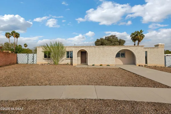 $374,900 | 2572 West Calle Genova, Tucson, AZ 85745