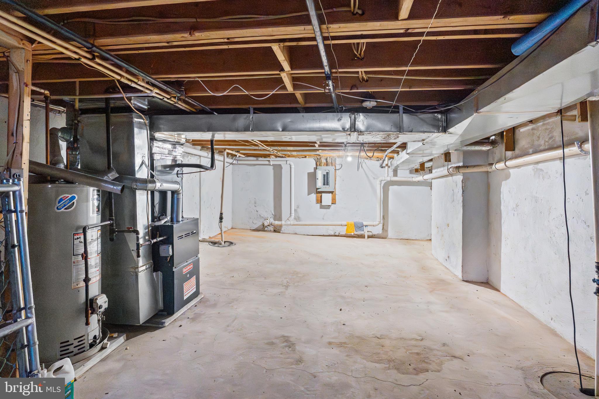1032 North Broadway Baltimore, MD 21205 - Photo 26 of 28 a view of empty room with refrigerator