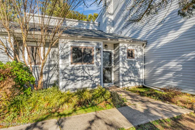 $450,000 | 19 Helene Court, Tinton Falls, NJ 07724