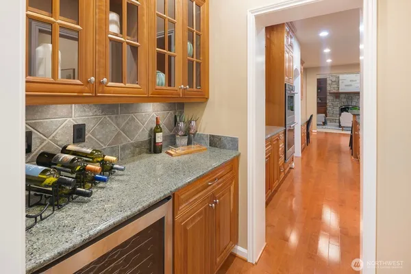 $4,650,000 | 13695 Northeast 32nd Place, Bellevue, WA 98005