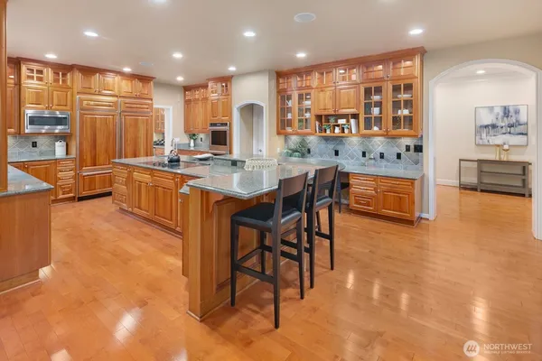 $4,650,000 | 13695 Northeast 32nd Place, Bellevue, WA 98005