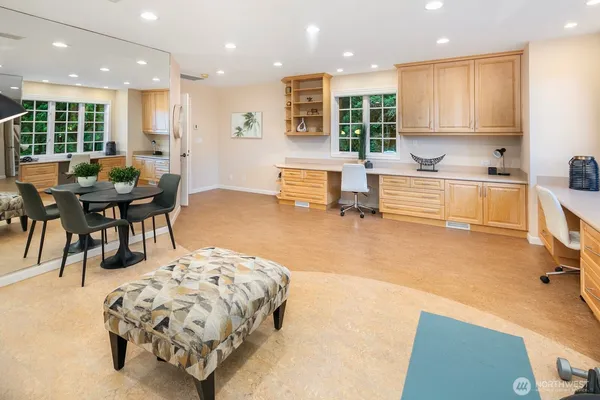 $4,650,000 | 13695 Northeast 32nd Place, Bellevue, WA 98005